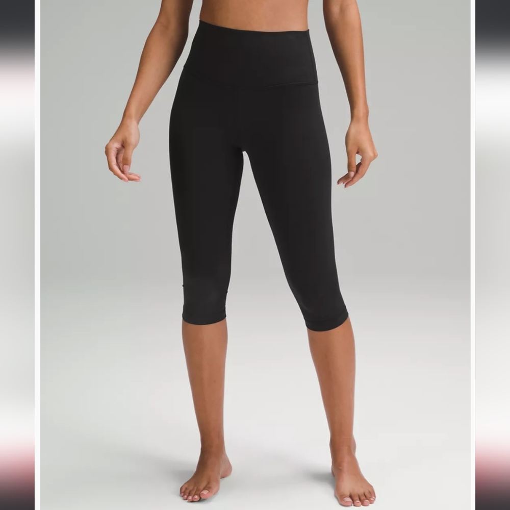 Lululemon Woman's Yoga Align Crop Leggings 20" Inseam, size 6 Black - Picture 2 of 10